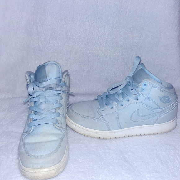 Baby blue Nikes - Picture 4 of 4